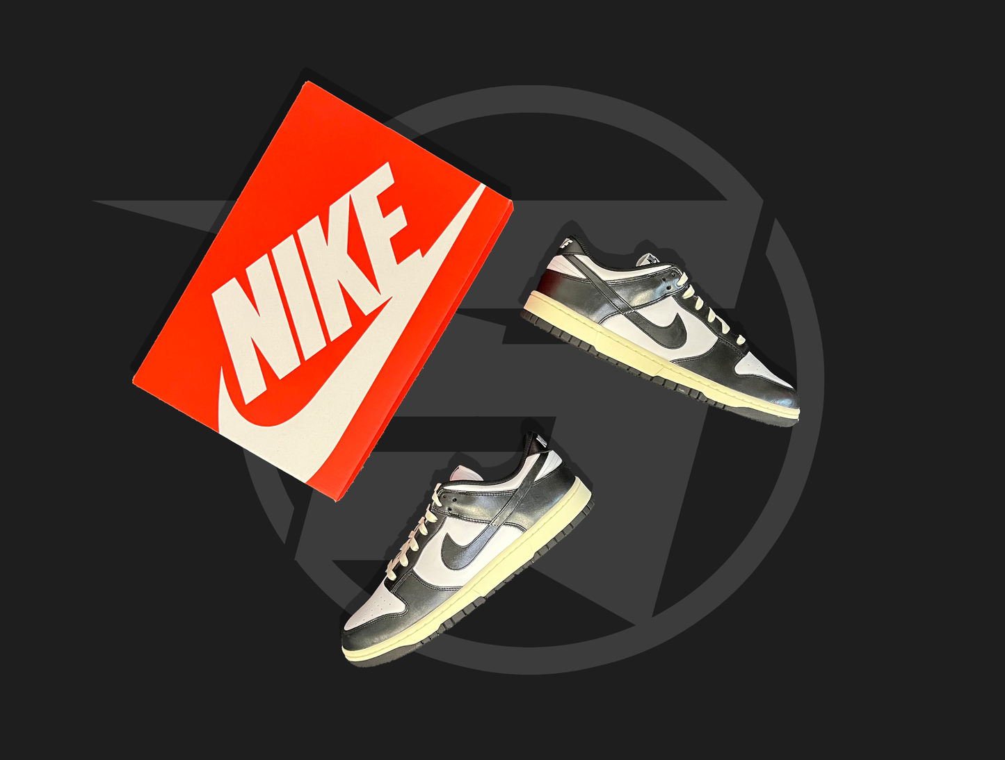 Nike Dunk Vintage Panda