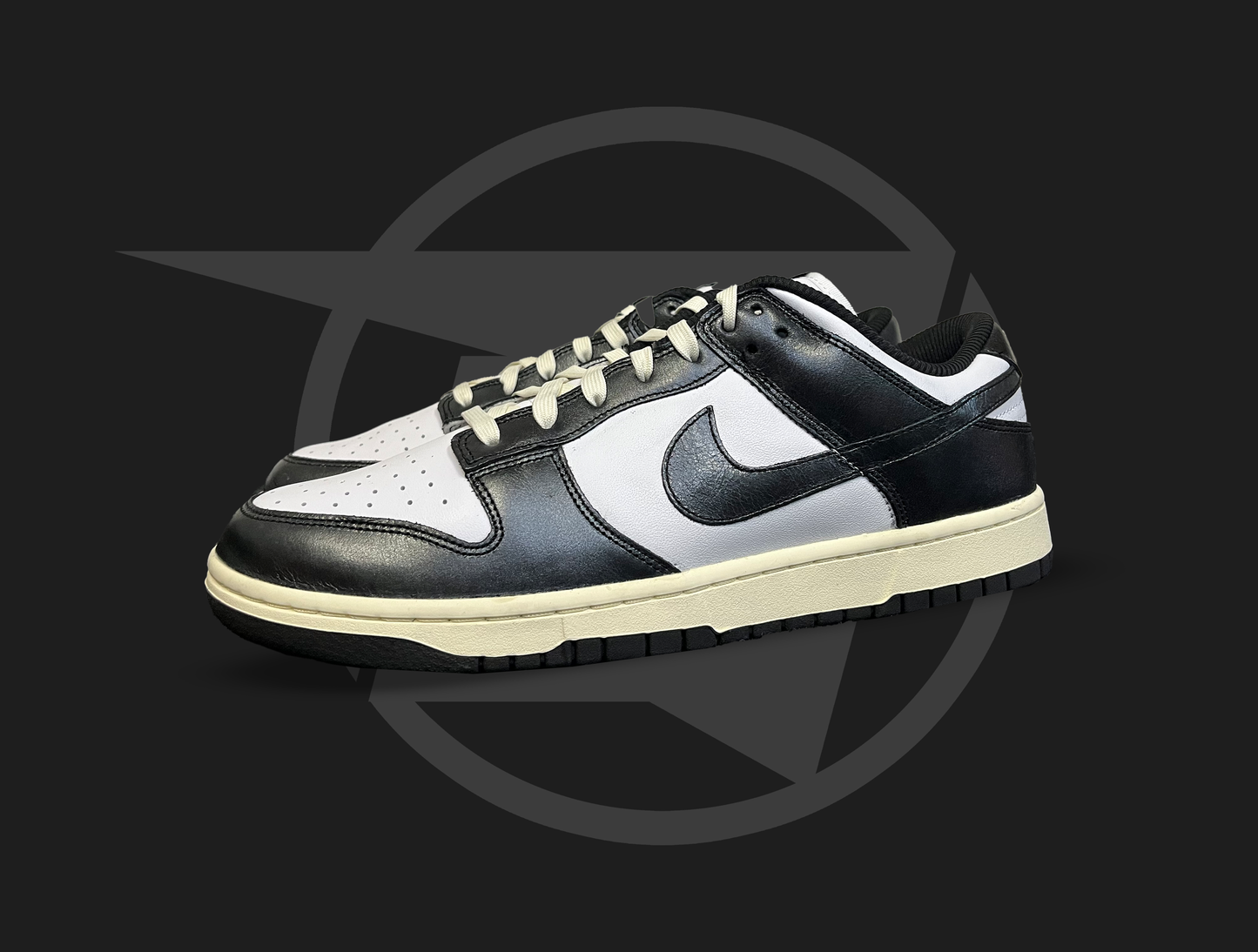 Nike Dunk Vintage Panda