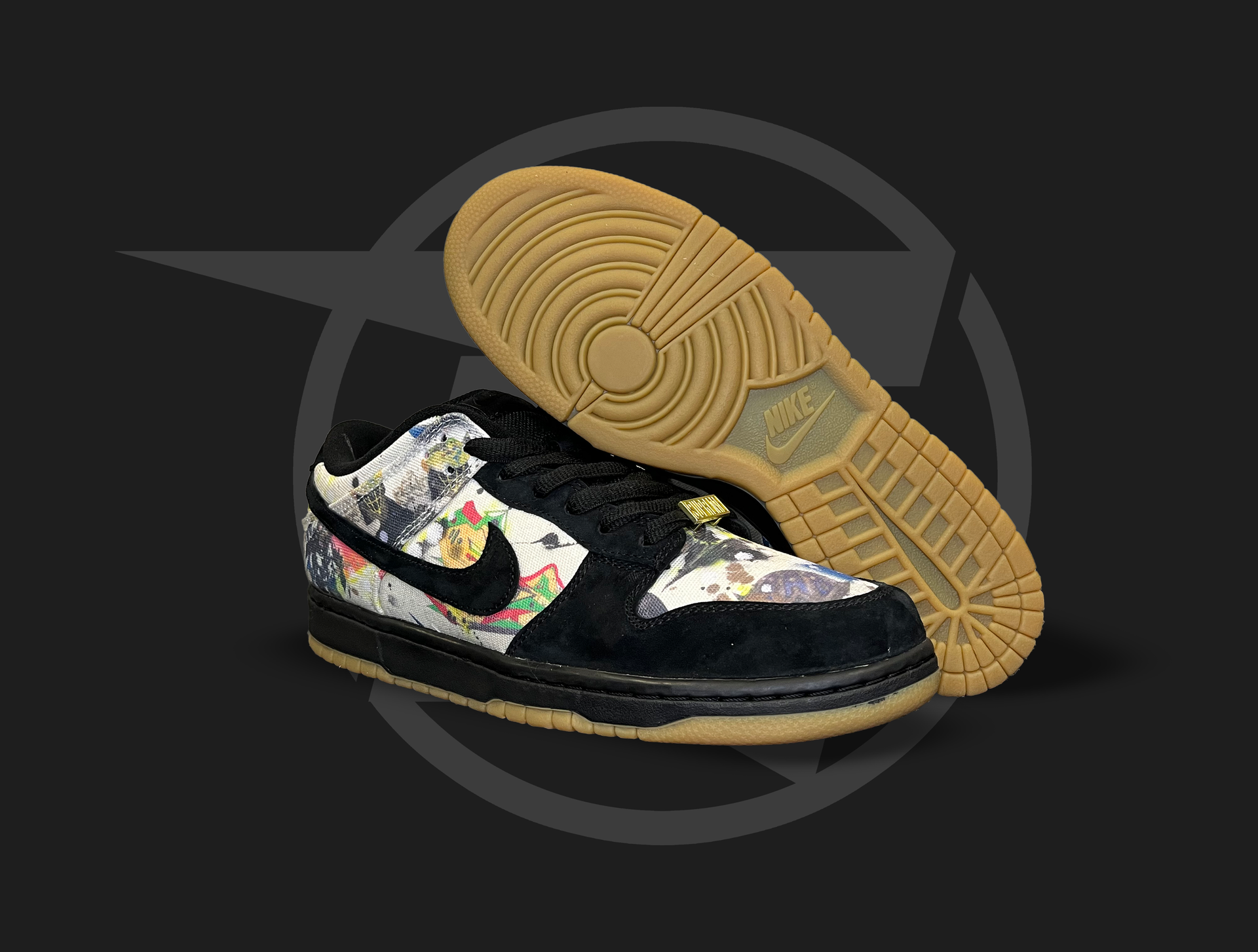 nike-sb-dunk-low-supreme-