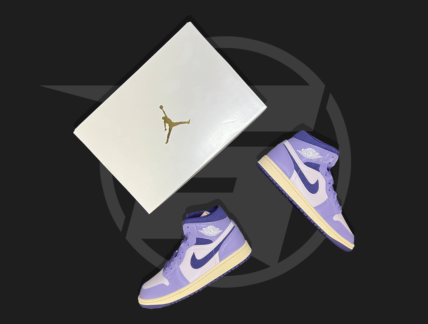 Jordan 1 Mid Light Purple